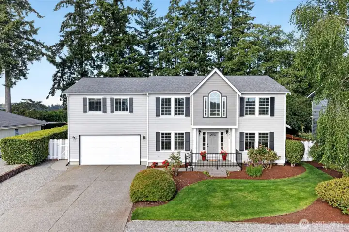 Welcome to Tapps Island Resort living. Spacious 3188 square foot home located on private level lot with lake views Welcome to Tapps Island Resort living. Spacious 3188 square foot home located on private level lot with lake views