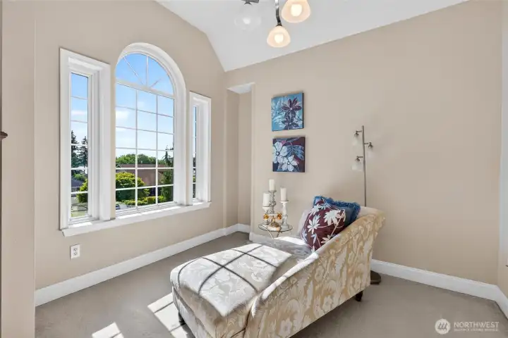 Bonus space adjacent to master offers relaxing place to enjoy the view Bonus space adjacent to master offers relaxing place to enjoy the view