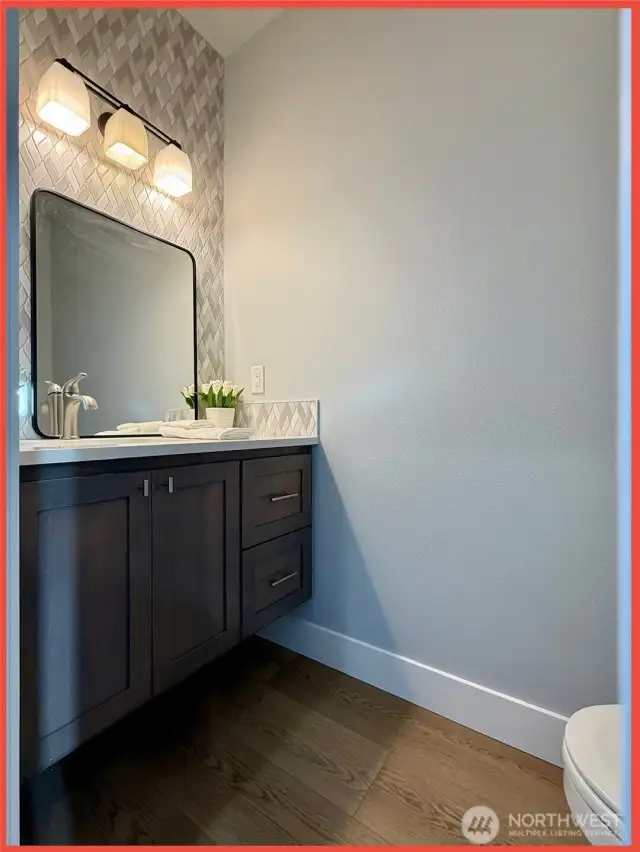 1/2 bathroom in front hallway