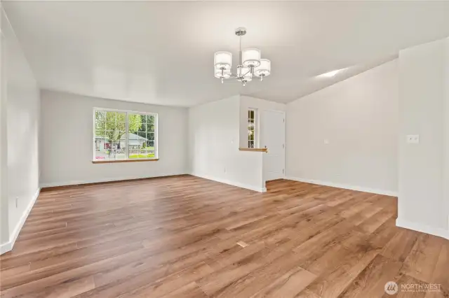 Foyer entrance off the main living/dining area