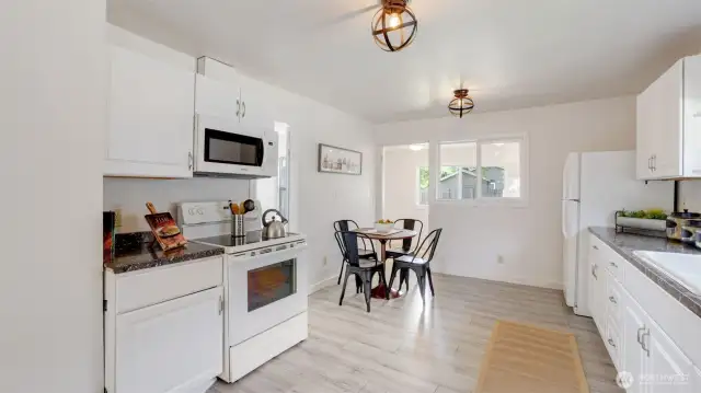 The oven, stove, and microwave are all included, providing everything you need for your cooking convenience