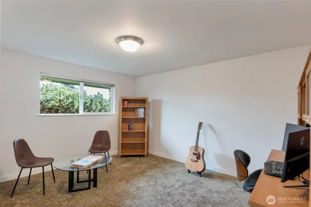 Second bedroom/office