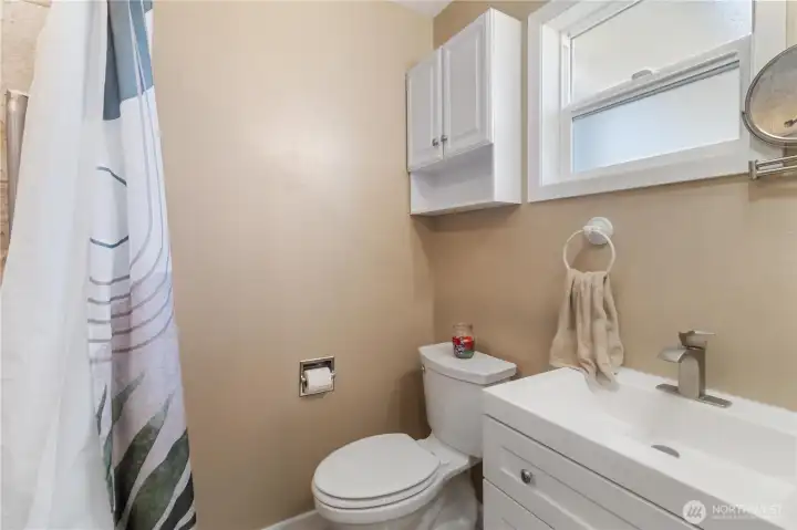 3/4 bath in primary bedroom