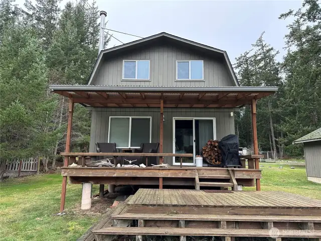 Quaint cabin-style home set on a rare double lot