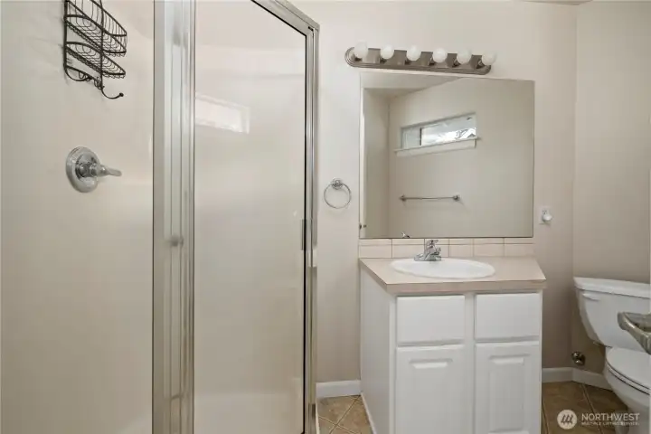 Upper Bedroom Private Bath