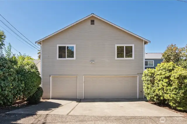 Rear of house. Additional parking on the drive way.