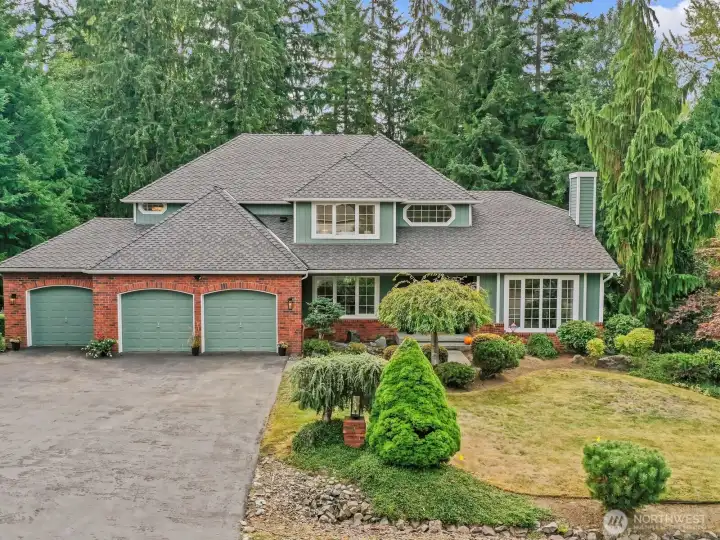 Welcome to Highland Vista where you'll find this beautifully maintained home available for the first time since it was built!