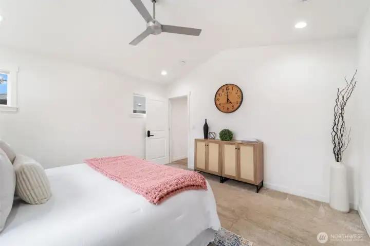 Ceiling fan in primary room!