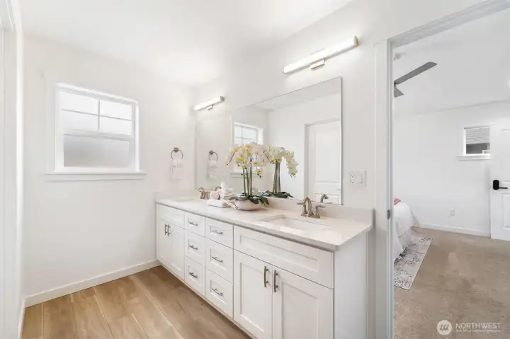 Dual sinks in primary bathroom