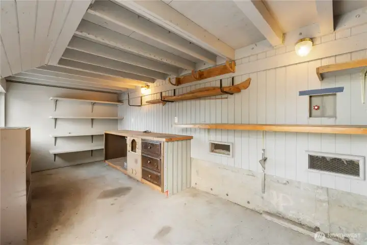 Separate garden room for your green thumb