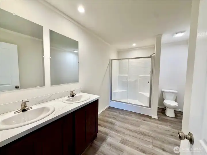 Primary En Suite