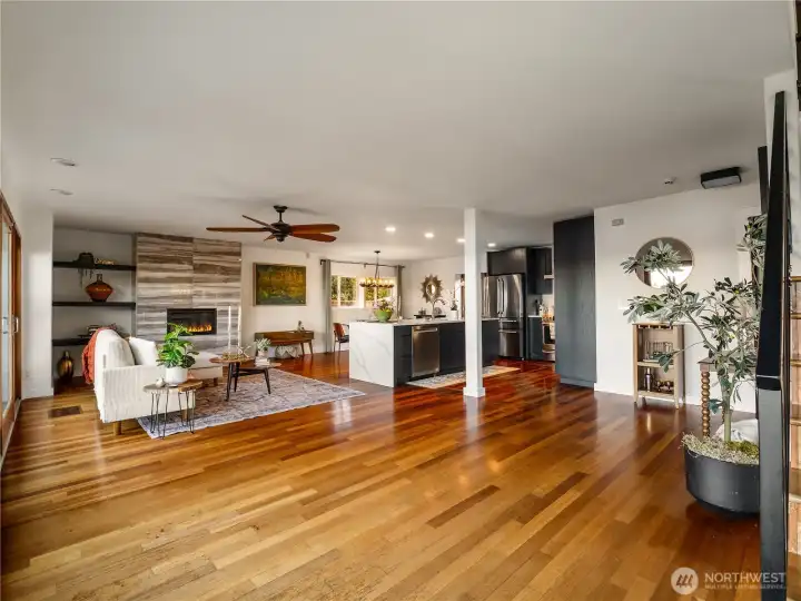 If you need a dance floor, this hoe can accommodate that too.