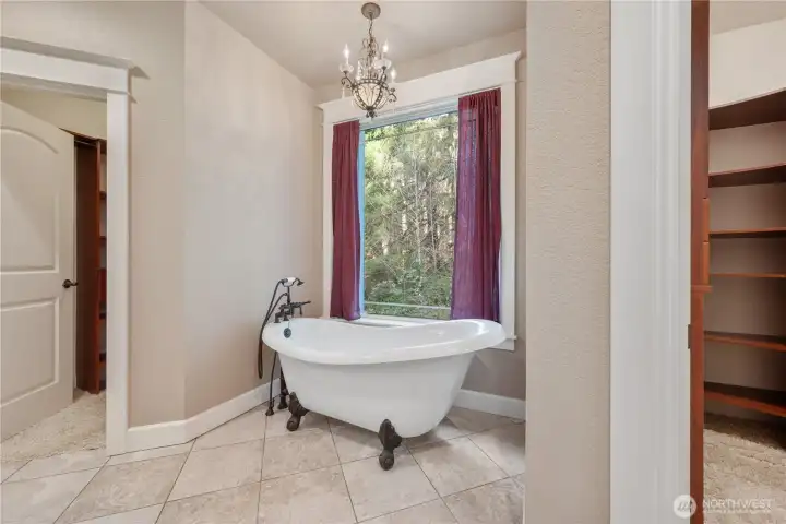 Primary Ensuite W/2 Walk-in Closets