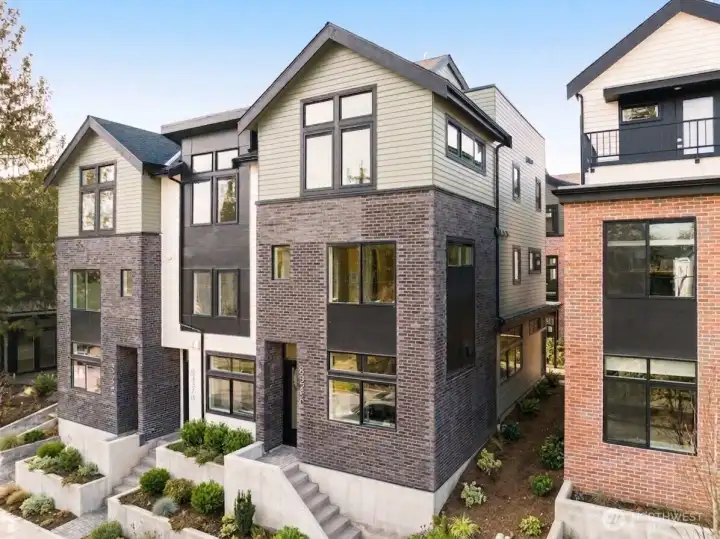 A striking new addition to the community by Shelter Homes—modern architecture designed for the Pacific Northwest lifestyle (digitally enhanced)