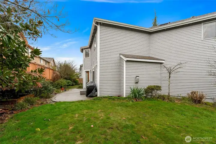 Fully fenced backyard - a great place to relax and entertain.
