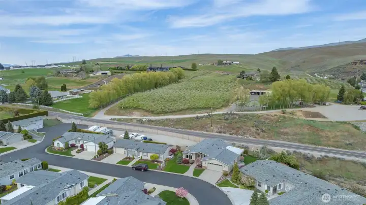 A wonderful aspect of life in Sunrise East is the uniquely rural feel to the setting...