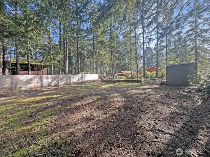 20 N Cod Pl - Partially fenced