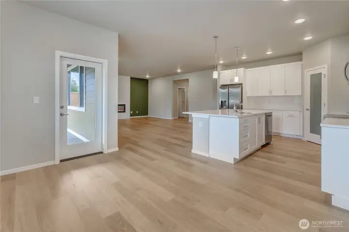 Photos are of a previously built Summit floor and may show an upgrade or a product no longer available.