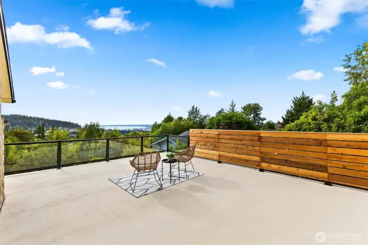 500+SF deck 500+SF deck