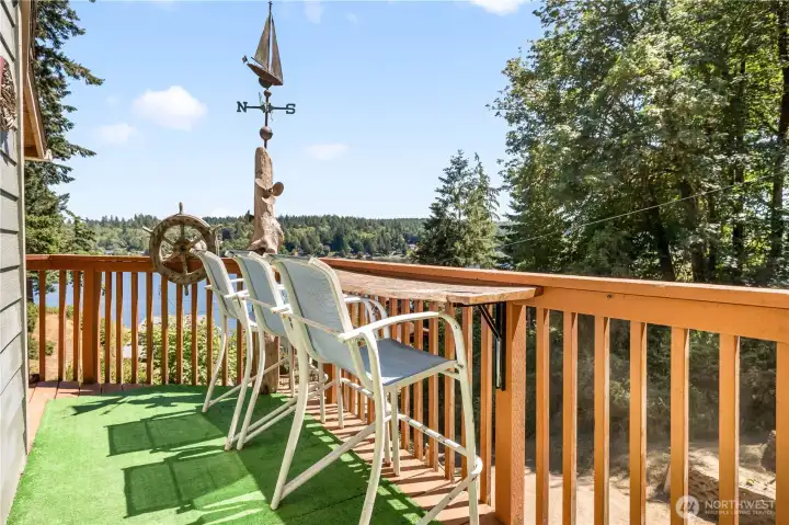 Deck sitting area. Deck sitting area.