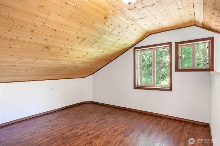 Open loft. Open loft.