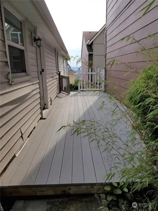 Rear Deck off kitchen