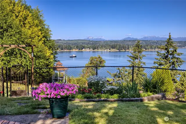 Backyard is fully fenced and has incredible panoramic views!