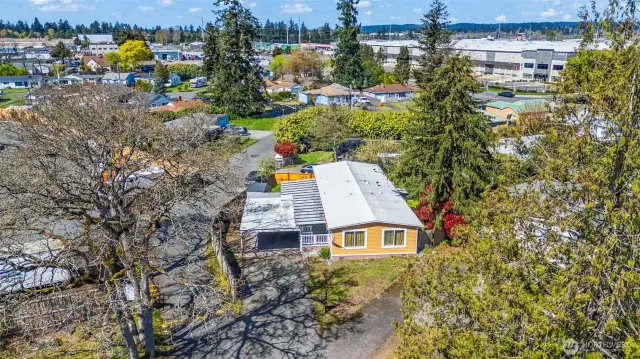 A view from above you can see the spacious lot and all it has to offer.
