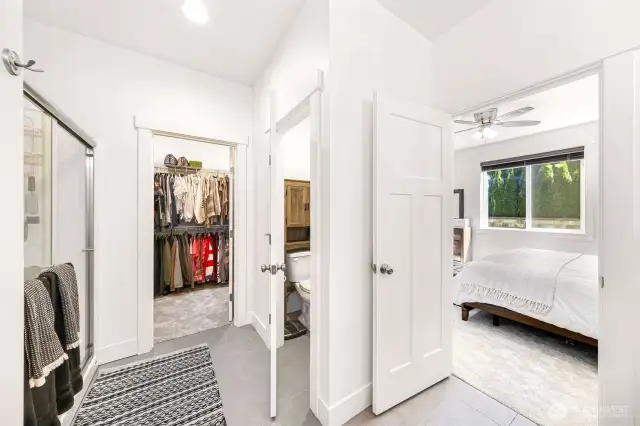 Primary en suite and large walk in closet