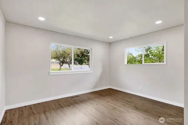 2nd bedroom