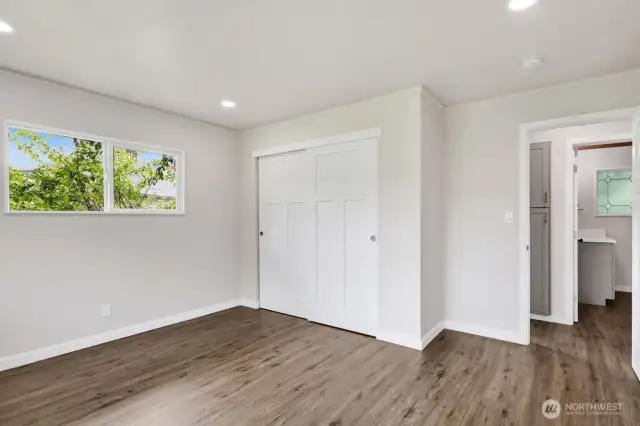 2nd bedroom