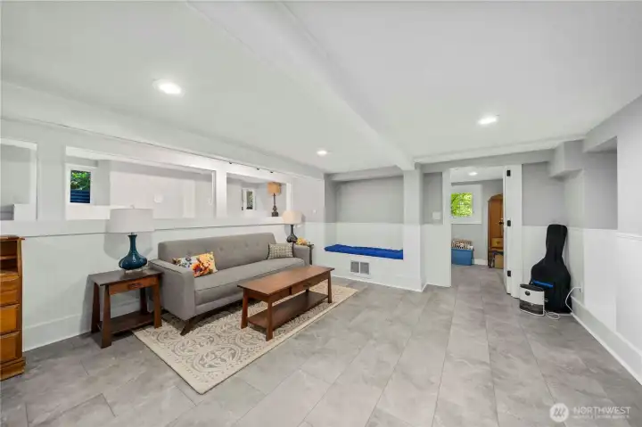 Detached Basement Area