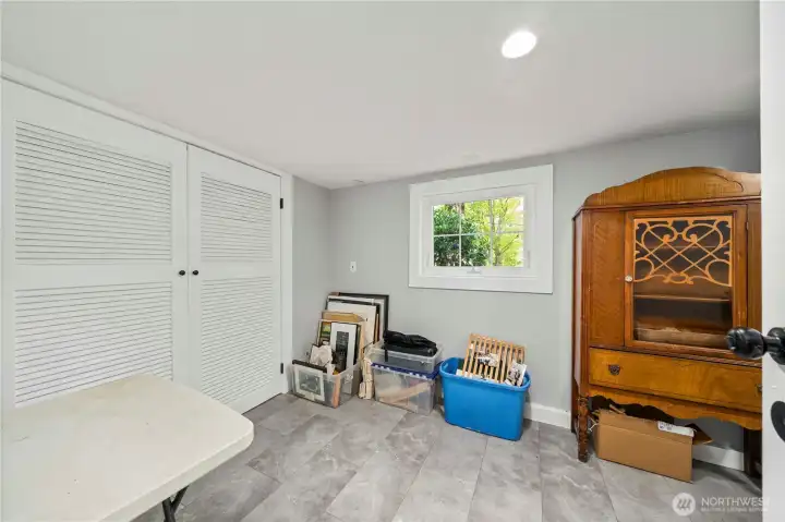 Detatched Basement Area