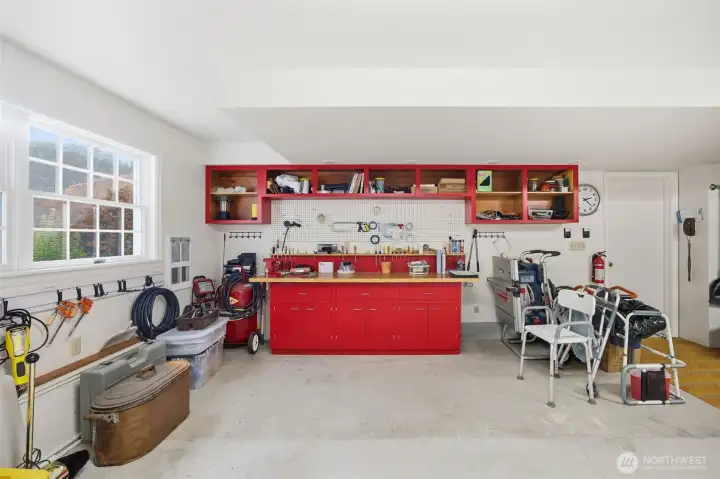 Garage with built-in work cabinet