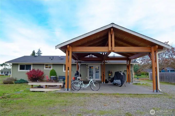 400 sqft Covered Patio