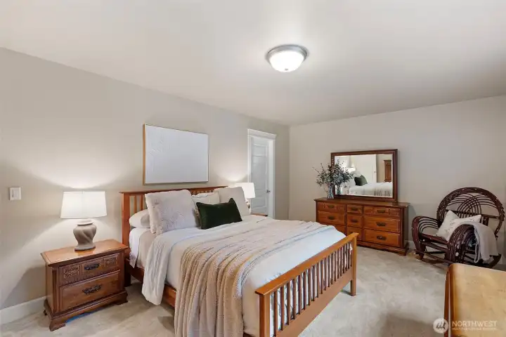 Junior primary with full bath and walk-in closet