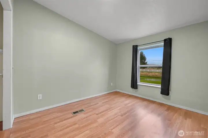 Another guest bedroom