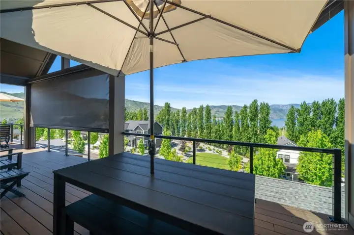 Upper level deck