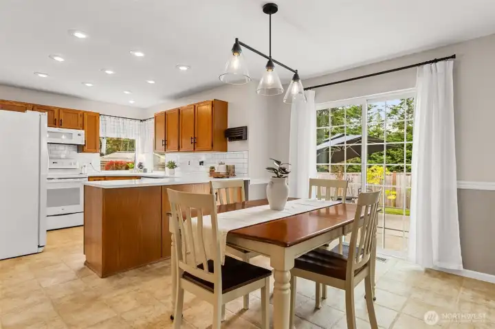 Seamless flow into the kitchen and eating area