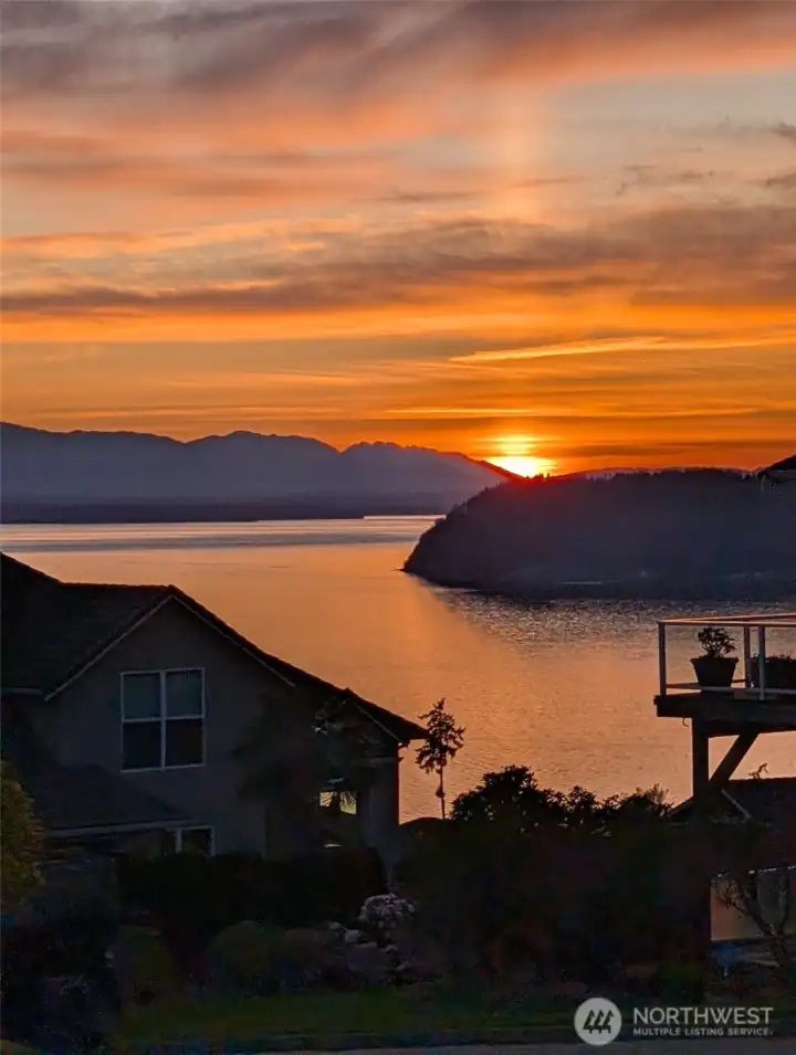 Sweeping Sunset Views