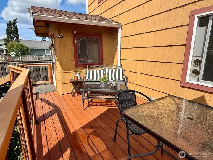 nice deck area to enjoy summer nights