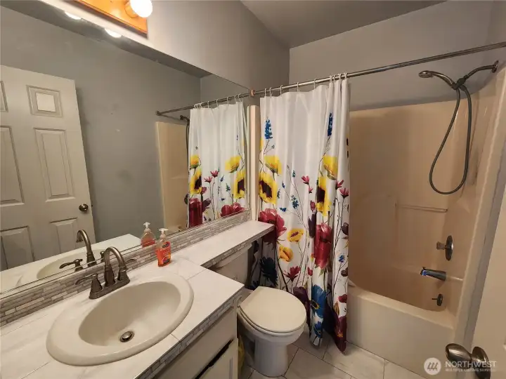 Main Bathroom Upstairs
