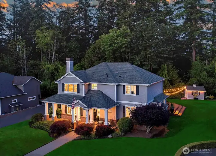 Warm lights, inviting spaces, and a backyard designed for memorable gatherings. Warm lights, inviting spaces, and a backyard designed for memorable gatherings.