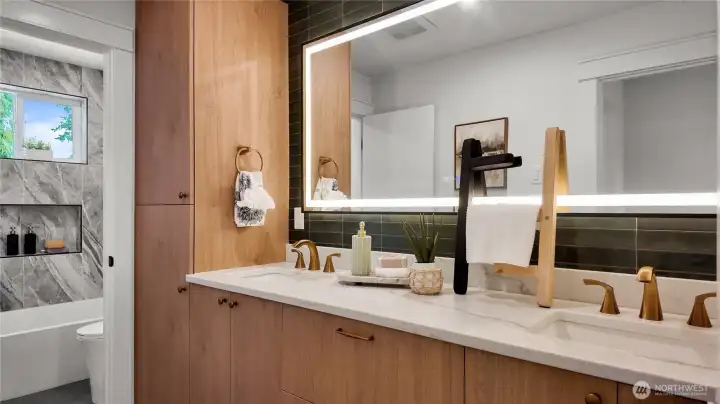 The full bathroom on the third floor has beautiful details The full bathroom on the third floor has beautiful details