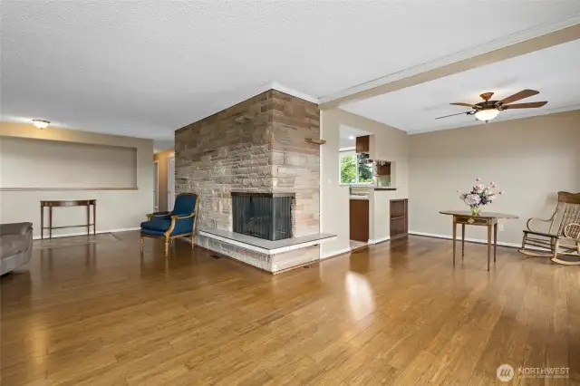 Open living & dining room.