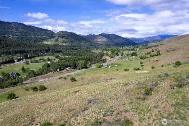 Beautiful location to access to endless Trails up the Twisp River Valley.