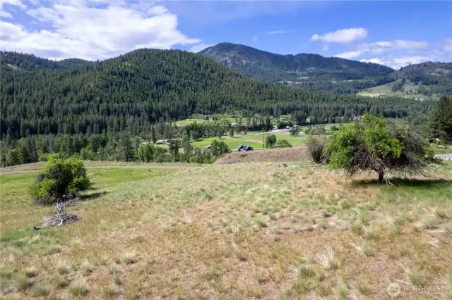 Building bench on 7.33 acres.