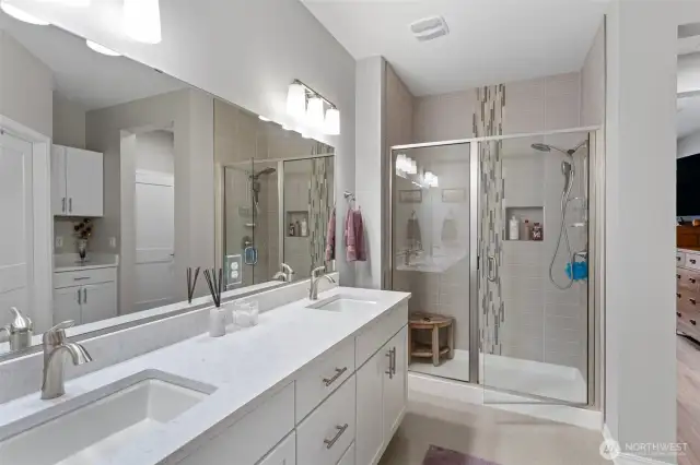 Primary En-Suit with Walk-In Shower
