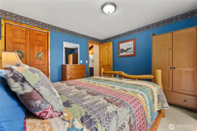 Comes with rustic pine head and footboard.