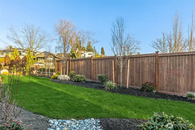 Great side yard! Three blocks to Heritage Park.